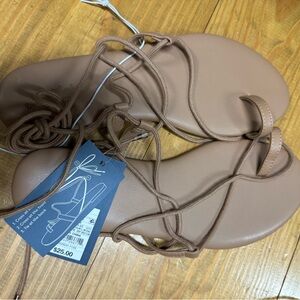 Universal Thread Brown Lace-Up Toe Loop Sandals
